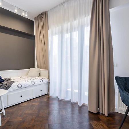 Elegant Two Bedrooms Apartment Bukarest Exteriör bild