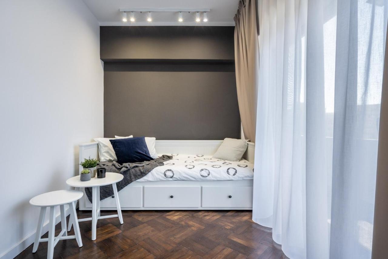 Elegant Two Bedrooms Apartment Bukarest Exteriör bild