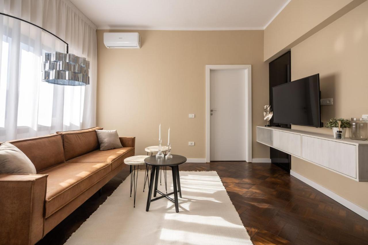 Elegant Two Bedrooms Apartment Bukarest Exteriör bild