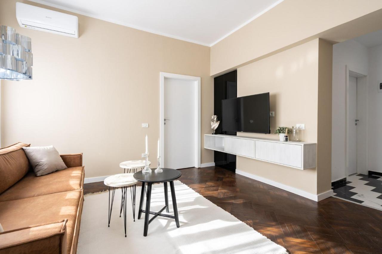 Elegant Two Bedrooms Apartment Bukarest Exteriör bild